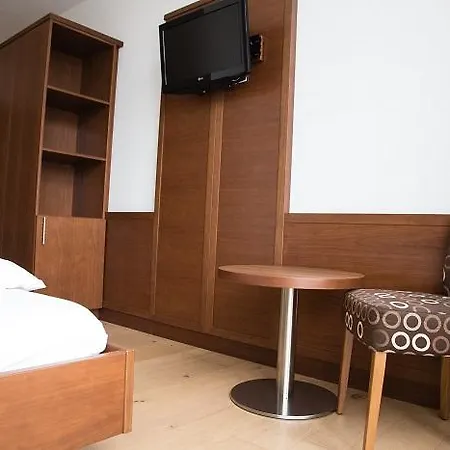 Airotel 3* Hörsching